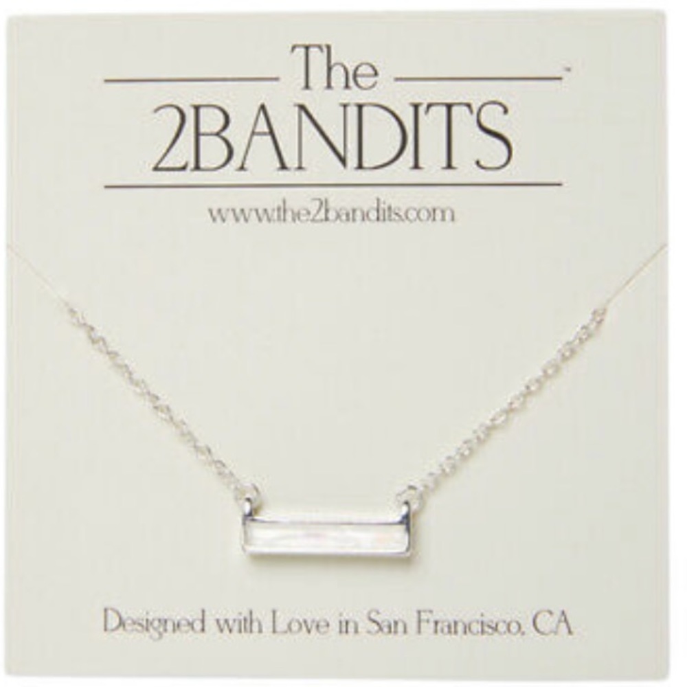 NWT. Timeless iridescent necklace